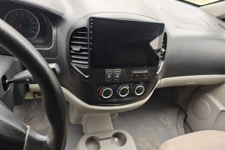 Used FORTHING Lingzhi 2015 V3 1.5L 5-Seater Special Offer Model
