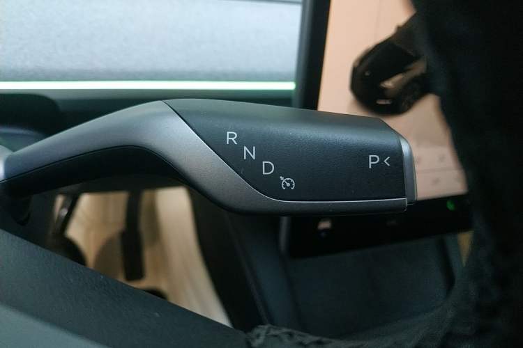 Used Tesla Model Y 2023 Long-Range All-Wheel-Drive Version
