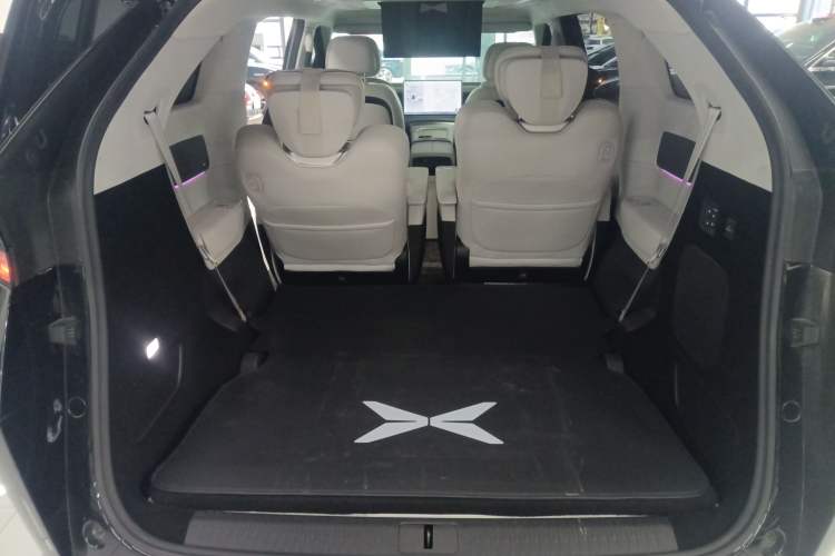 Used XPeng X9 2024 610 Long-Range Pro
