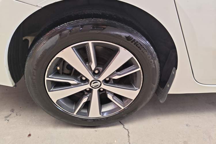 Used Nissan Lannia 2016 1.6L CVT Cool Edition Exterior 5