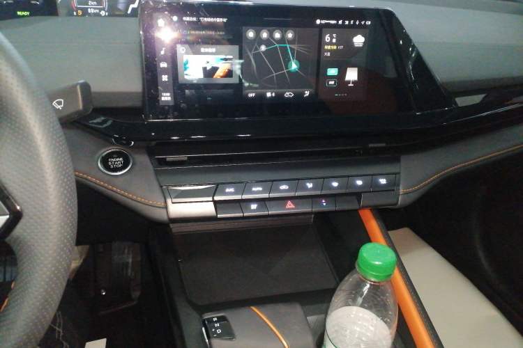 Used Changan UNI-V iDD 2023 ZhiDian iDD 1.5T 113km Smart & Fun Version