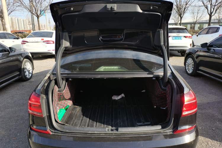 Used Volkswagen Passat 2017 330TSI DSG Luxury Edition
