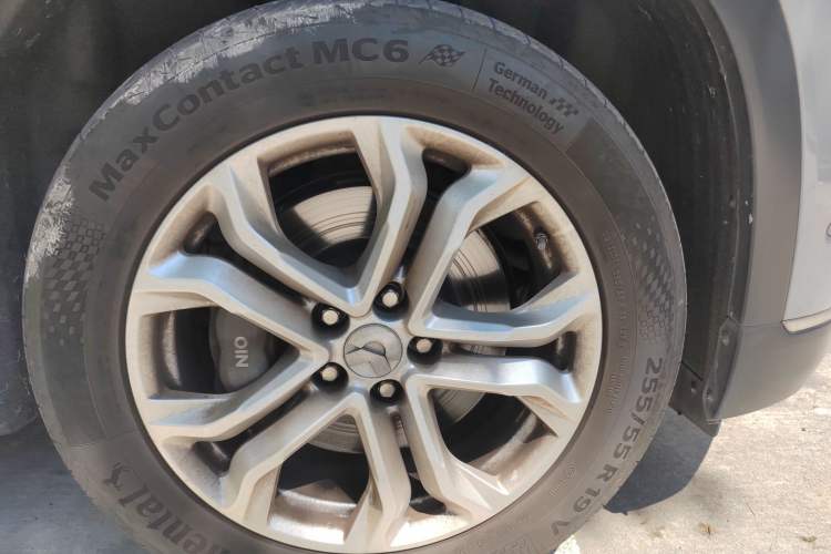 Used Nio ES8 2022 75 kWh Six-Seater Version Right Front Wheel Hub