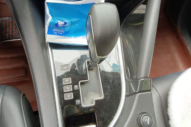 Used Dongfeng Aeolus AX7 2015 2.0L Automatic Zhiyi Trim