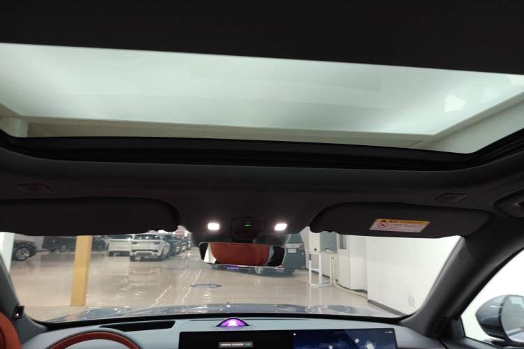 Used Hongqi HS6 PHEV 2026 220 All-Wheel Drive Smart Hybrid Version Headliner