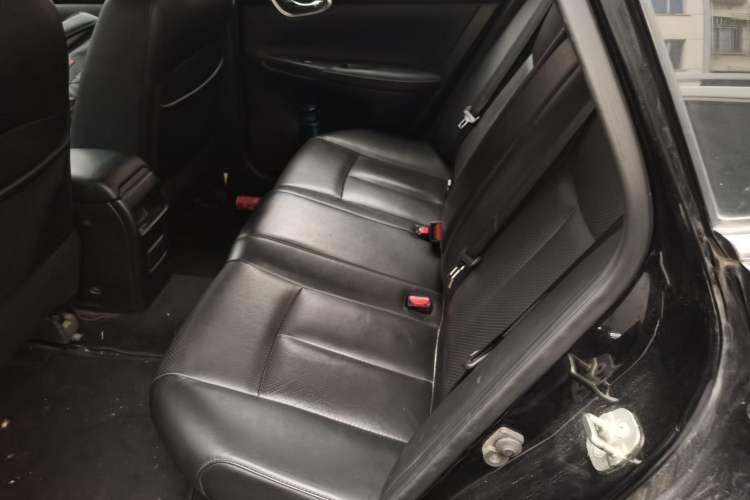 Used Nissan Sylphy 2019 1.6XV CVT Smart Connect Luxury Edition China V Standard Left Rear Seat