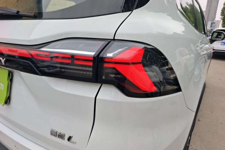 Used Geely Auto Haoyue L 2024 2.0T DCT Prestige Version Right Rear Taillight