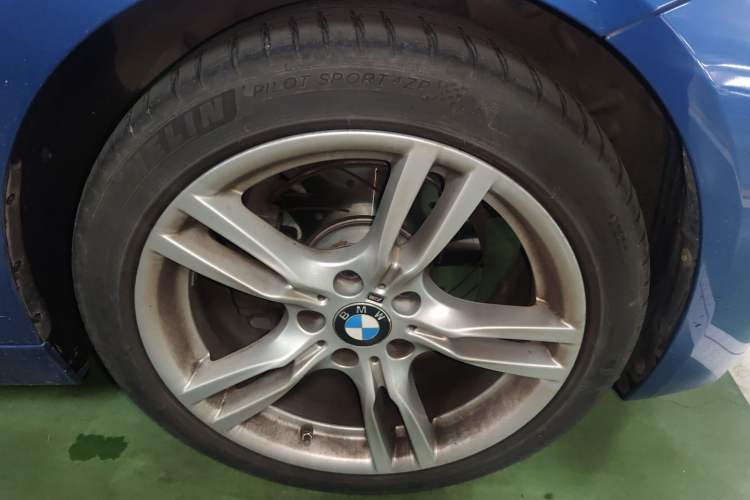 Used BMW 3 Series 2017 330i M Sport Edition Right Front Wheel Hub