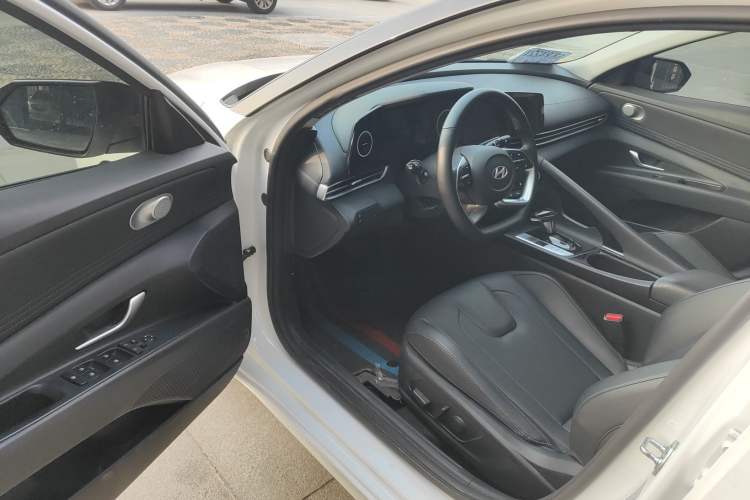 Used Hyundai Elantra 2023 1.5L CVT TOP Flagship Edition Driver Seat