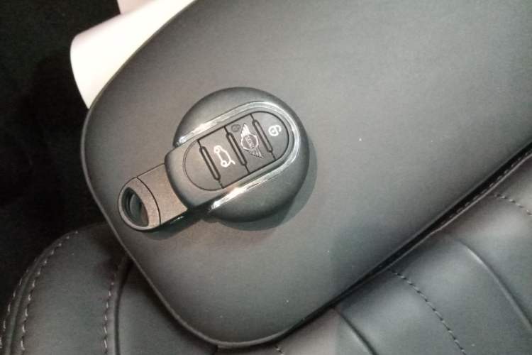 Used MINI 2019 2.0T COOPER S Artist