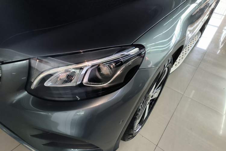Used Mercedes-Benz GLC 2018 GLC 260 4MATIC Luxury Model
