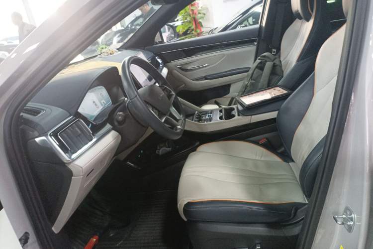 Used BYD Song PLUS New Energy 2024 HONOR Edition DM-i 150km Flagship PLUS
