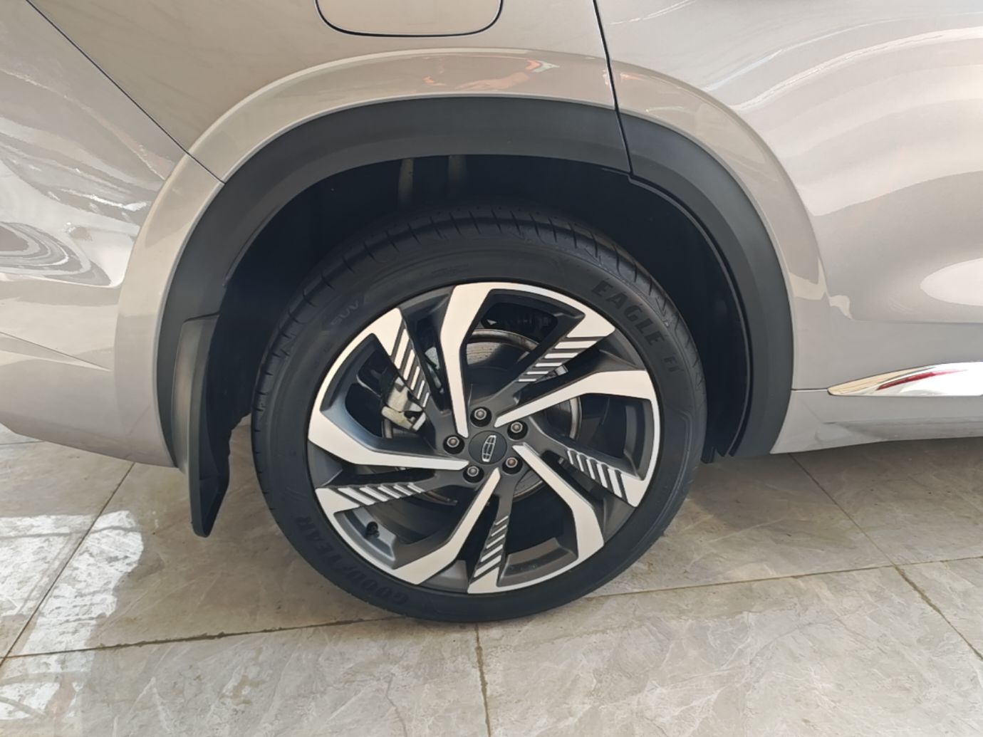 Geely Auto Monjaro L 2024 2.0TD High-Power Automatic Two-Wheel Drive Skyline Edition — снимка 11