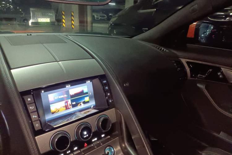 Used Jaguar F-TYPE 2016 3.0 SC Hardtop Version
