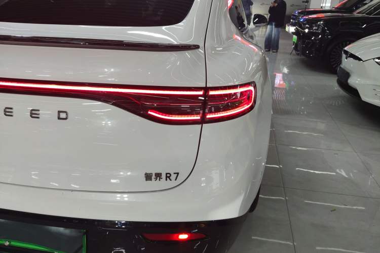 Used Hima Luxeed R7 2024 All-Electric 802 km Max