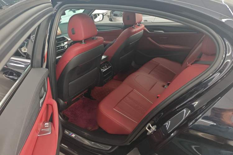 Used BMW 5 Series New Energy 2021 535Le Pioneer Edition M Sport Package Left Rear Seat