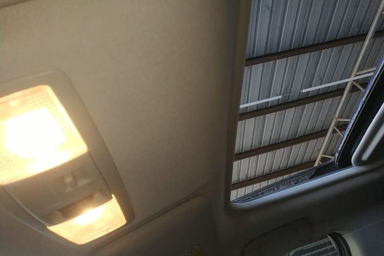 Used Mitsubishi Outlander 2019 2.4L 4x4 Zhi Xiang Edition 7 Seats China V Emission Standard