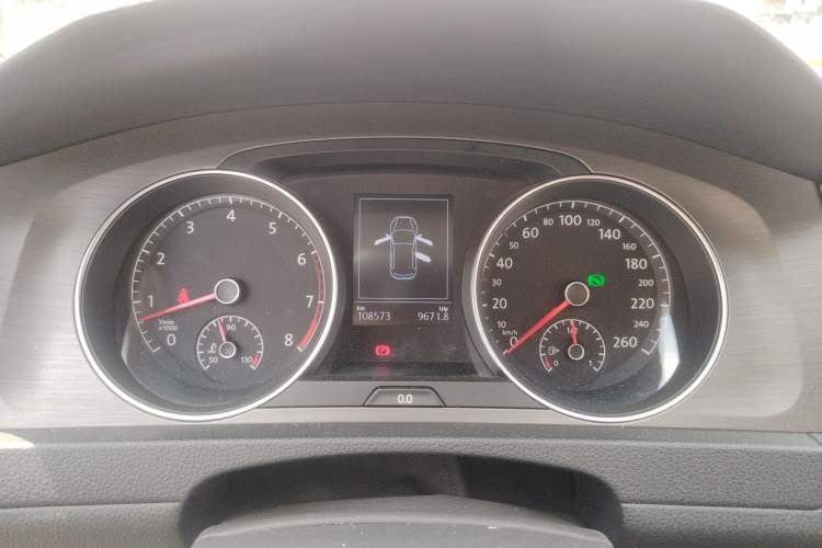 Used Volkswagen Golf 2014 1.4TSI Automatic Luxury Model Instrument Cluster