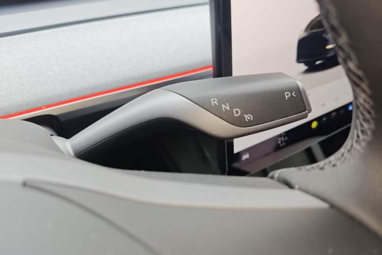 Used Tesla Model Y 2024 Long-Range All-Wheel-Drive Version Gear Lever