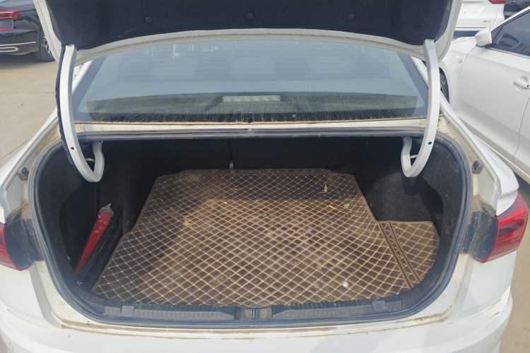 Used Volkswagen Bora 2020 1.5L Automatic Elite Version Trunk