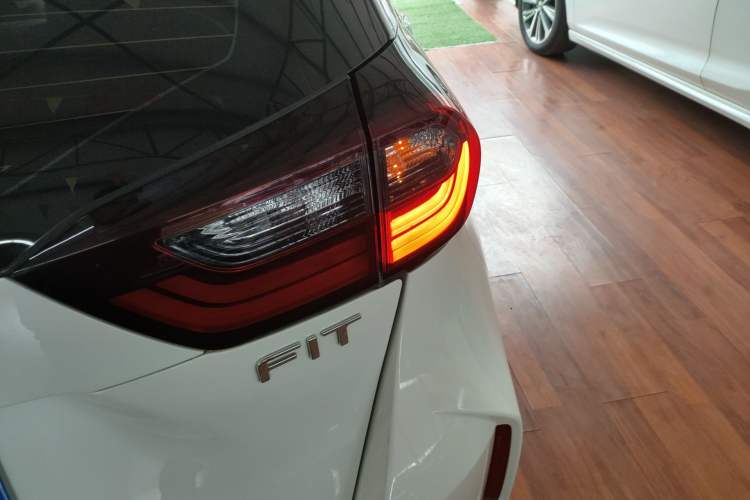 Used Honda Fit 2022 1.5L CVT Trendy Sunroof Edition Exterior 3