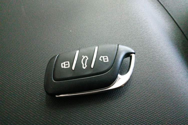 Used Roewe Roewe E6 2025 Model 520km Taxi Version