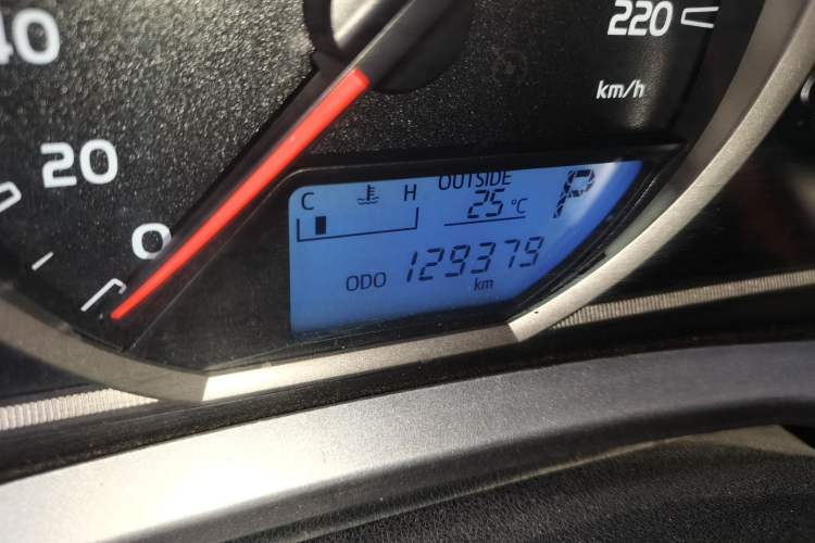 Used Toyota RAV4 2016 2.0L CVT Two-Wheel Drive Fashion Edition China V Standard Odometer Close Up