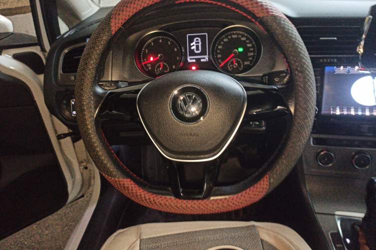 Used Volkswagen Golf 2015 1.4TSI Automatic Comfort Model Steering Wheel