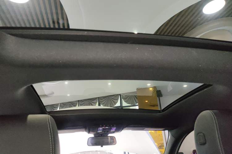 Used Mercedes-Benz A-Class 2022 Revised Version A 200 L Sport Sedan Fashionable Style
