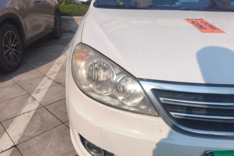 Used Volkswagen Lavida 2011 1.6L Automatic Premium Edition Right Front Headlight