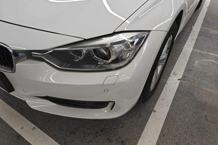 Used BMW 3 Series 2015 320i Luxury Line Stylish Edition
