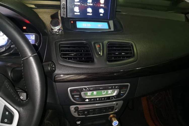 Used Renault Fluence 2013 2.0L Comfort Edition
