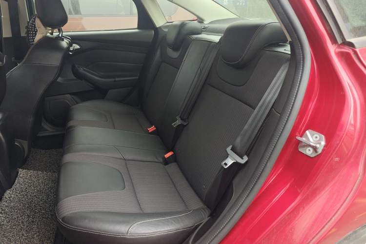 Used Ford Focus 2012 Sedan 1.6L Automatic Fashion Edition Left Rear Seat