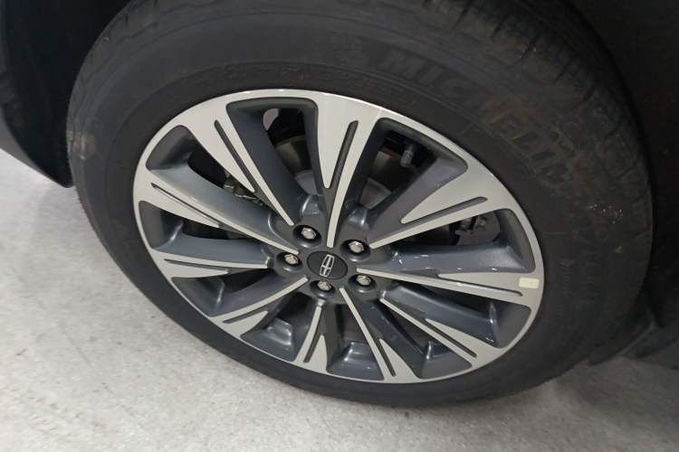 Used Lincoln Corsair 2022 Revised Version 2.0T Two-Wheel Drive Luxury Edition Right Rear Wheel Hub