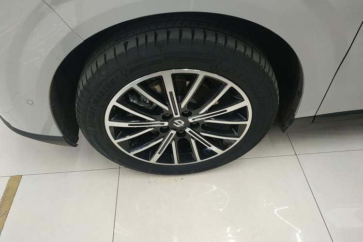 Used Leapmotor B10 2025 600 LiDAR Version Left Front Wheel Hub