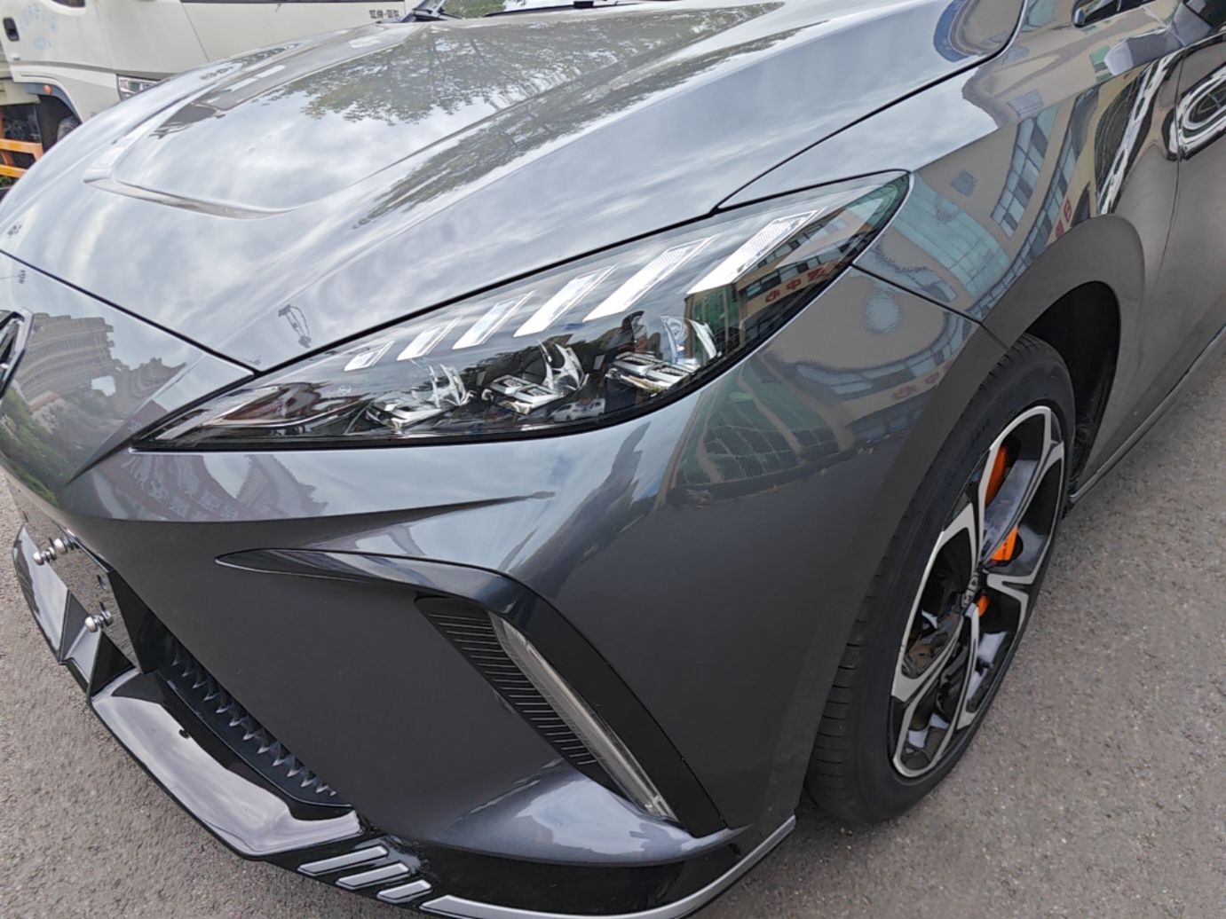 MG 4 EV 2022 460 km All-Wheel-Drive Performance Version — снимка 8