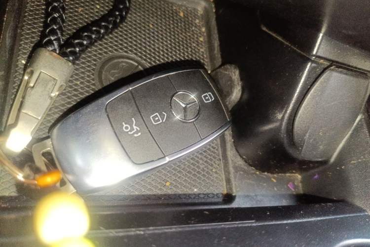 Used Mercedes-Benz GLC 2022 GLC 300 L 4MATIC Dynamic Model Vehicle Key