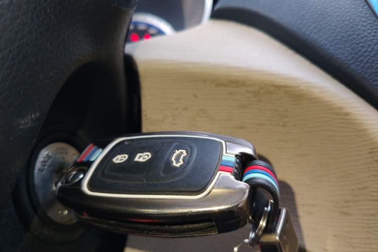 Used Soueast V5 Lingzhi 2014 1.5L Manual Comfort Model Vehicle Key