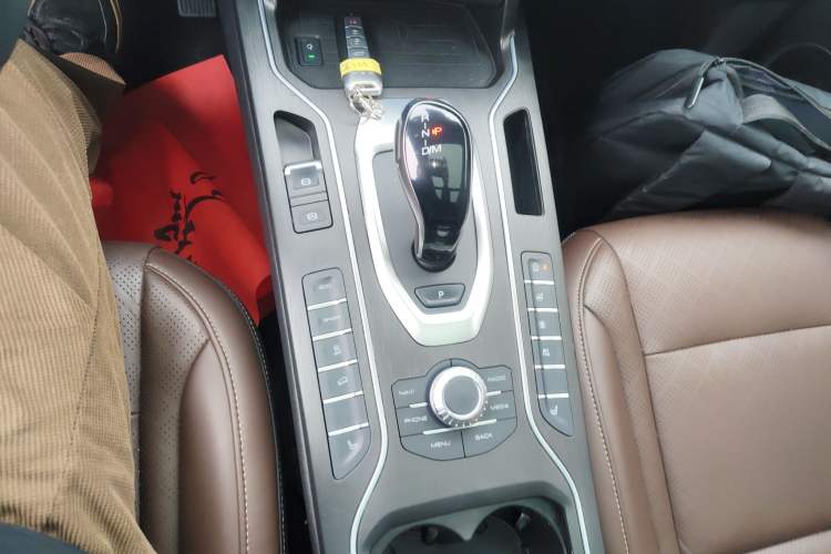 Used Wey VV6 2021 2.0T Two-Wheel Drive Smart Plus
