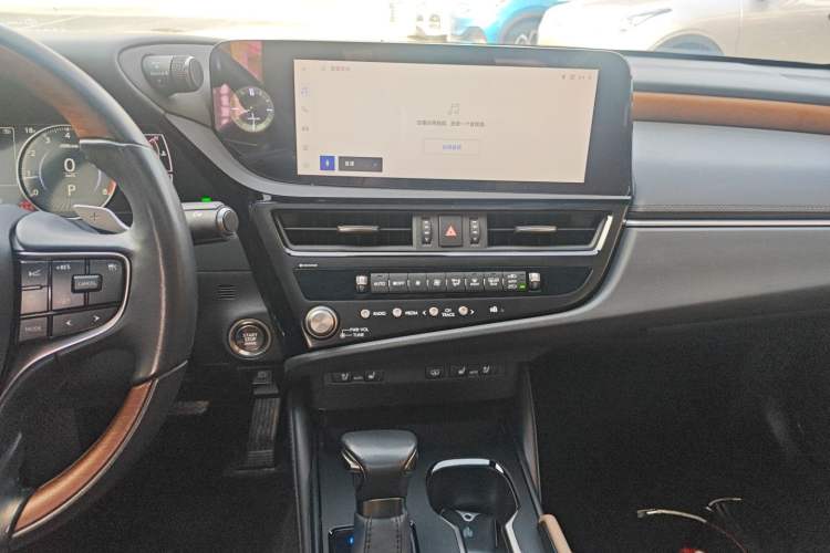 Used Lexus ES 2022 200 Luxury Edition
