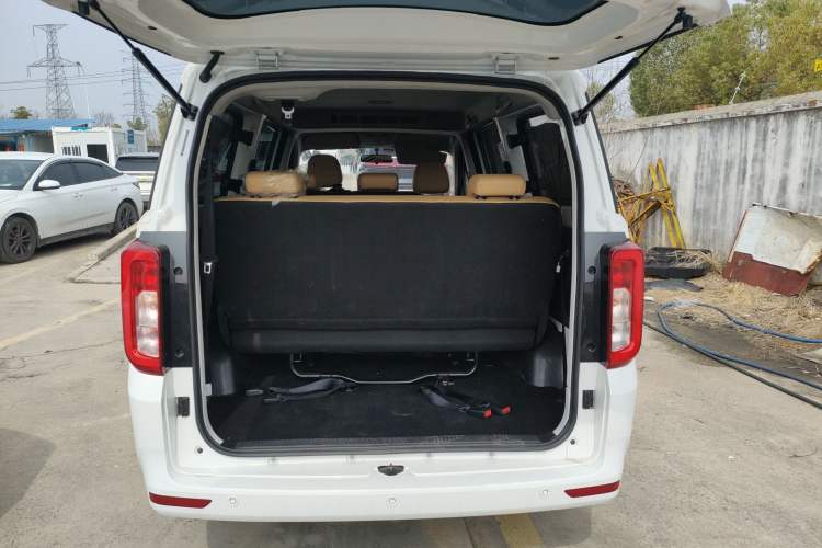 Used Dongfeng Fengon E380 2023 Commercial Version – Comfort Edition 8 Seats
