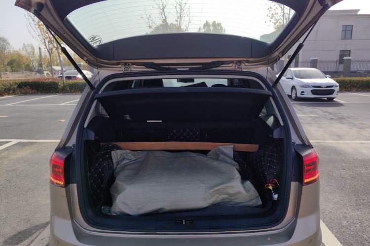 Used Volkswagen Golf Sportsvan 2016 280TSI Automatic Flagship Model Trunk