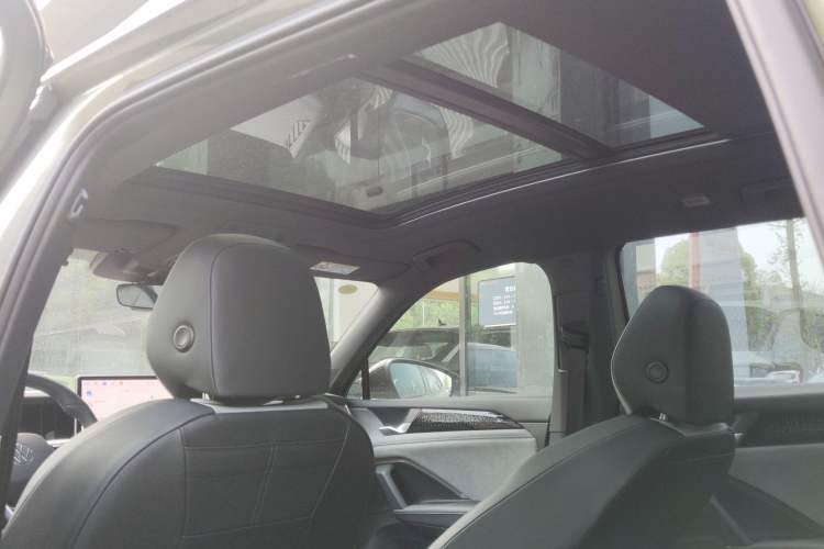 Used Volkswagen Tayron 2025 Tiguan L 380TSI 4Motion Luxury Headliner