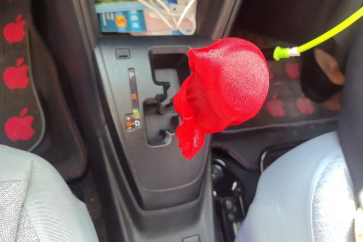 Used Toyota YARiS L Zhi Xuan 2017 1.5E CVT Enhanced Performance Edition Gear Lever