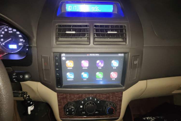 Used BAIC Weiwang M30 2015 1.5L Comfort version DAM15 Audio And AC Panel