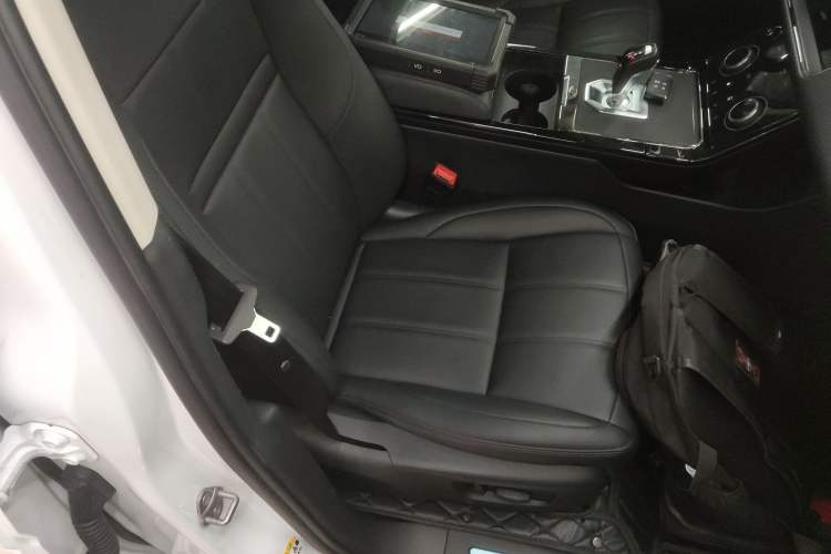 Used Land Rover Range Evoque 2023 Aurora L 200PS Elite Edition