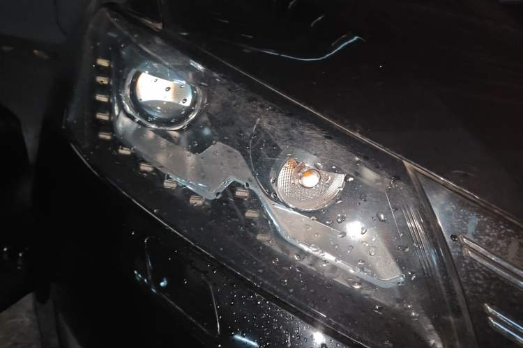 Used Volkswagen Passat 2013 1.8TSI DSG Prestige Edition Right Front Headlight