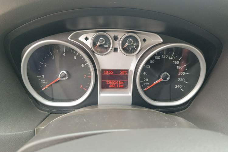 Used Ford Focus 2013 Sedan Classic 1.8L Manual Fashion Edition Odometer Close Up