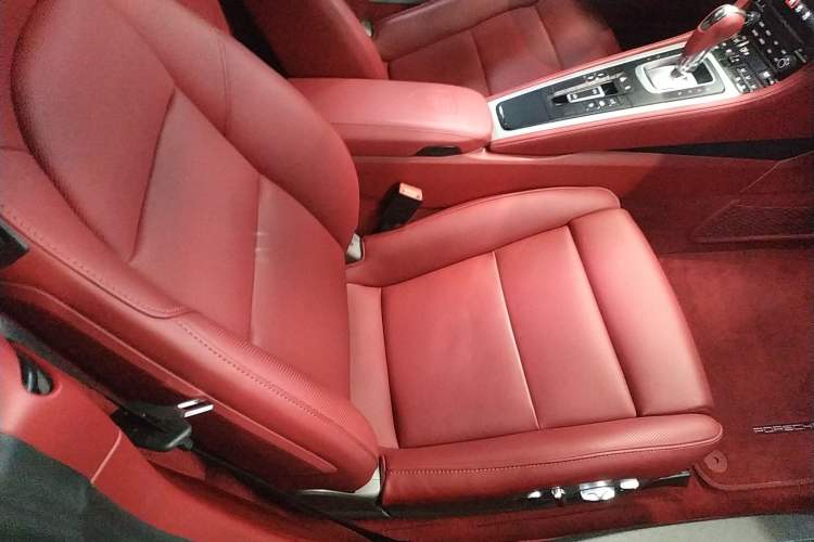 Used Porsche 718 2022 Spyder 2.0T