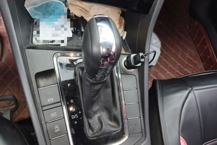 Used Volkswagen Bora 2019 1.5L Automatic Comfort Model Gear Lever